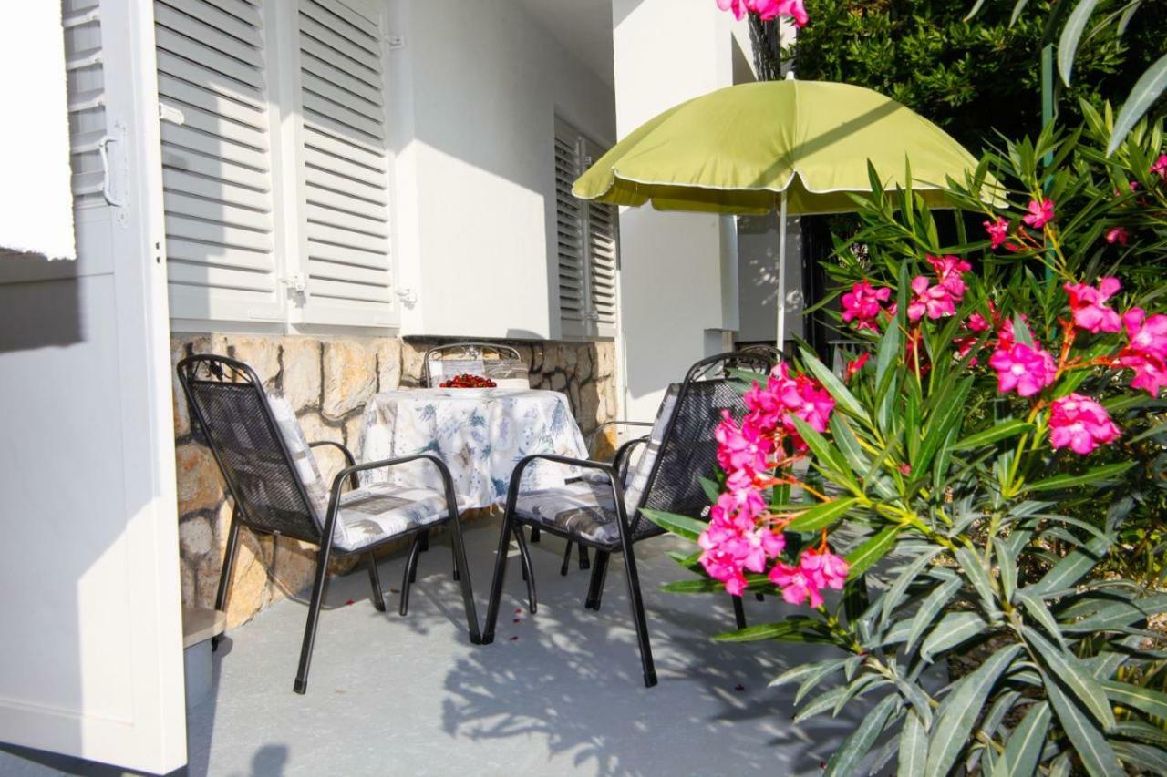 Apartments Marta Crikvenica Luaran gambar