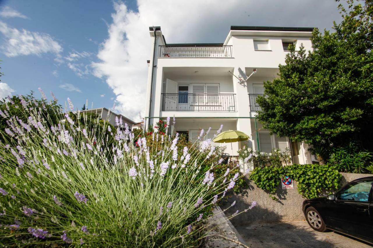 Apartments Marta Crikvenica Luaran gambar